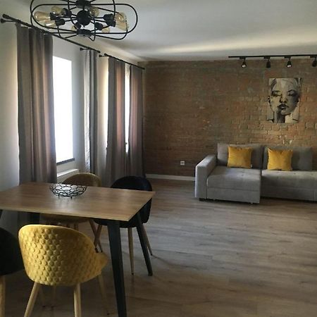 Дворівневі Апартаменти На Площі Ринок Lviv Extérieur photo